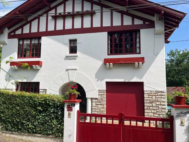 Maison de ville avec trois chambres et jardin dans un quarti. 120m² Salies de Béarn