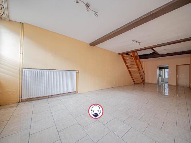 Maison de ville avec cour et garage