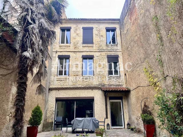 Maison de ville avec cour et terrasse 380m² Vic Fezensac