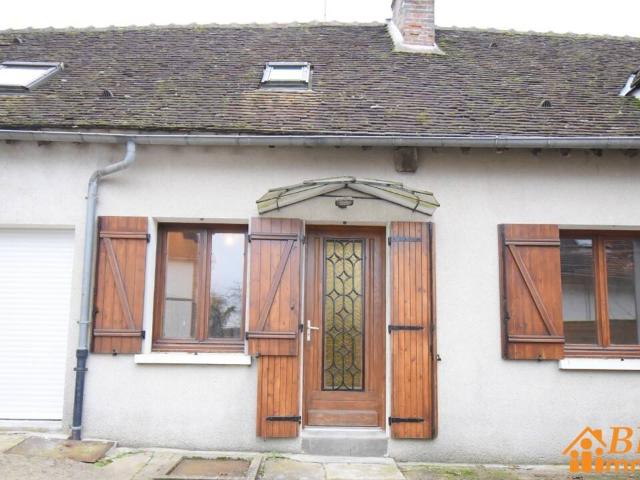 Maison de ville avec cour privée proche toutes commodités