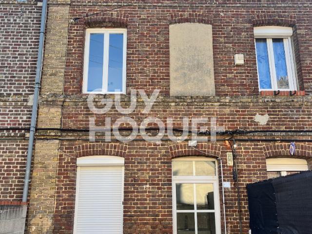 Maison de ville avec cour sur OISSEL