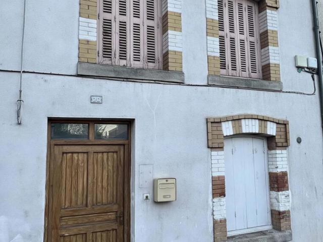 MAISON DE VILLE AVEC COUR