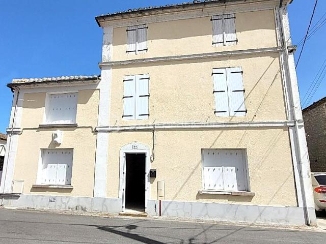 Maison de ville avec fort potentiel – Le Gond Pontouvre