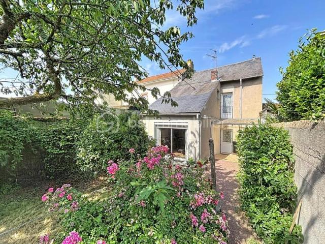Maison de ville avec garage attenant et jardin