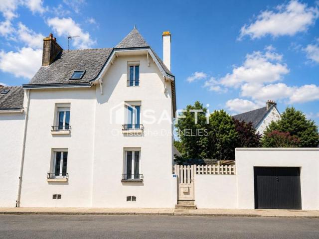 Maison de ville avec garage au coeur de Port Louis
