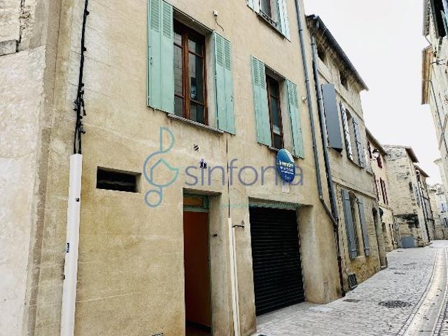 Maison de ville avec garage et terrasse Uzès centre histor. 61m² Uzès