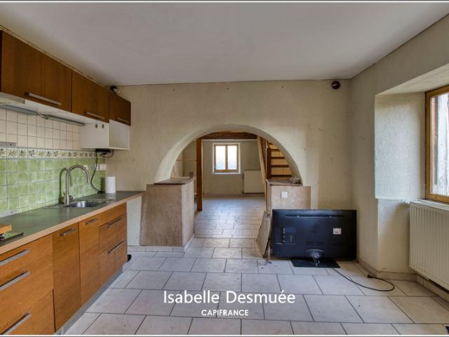 Maison de ville avec grange attenante – Fort potentiel habitation & investissement