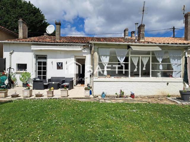 Maison de ville avec grand jardin et garage