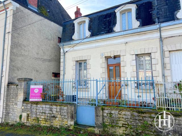 Maison de ville avec jardin à deux pas de la gare et du cent