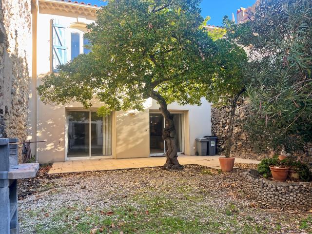 Maison de ville avec jardin, garage et accès direct sur le p. 142m² Marseillan