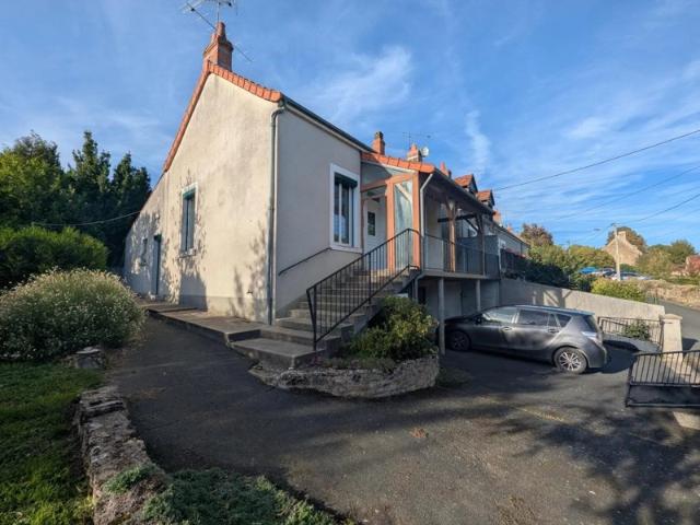 Maison de ville avec jardin et garage Montgivray 36 400