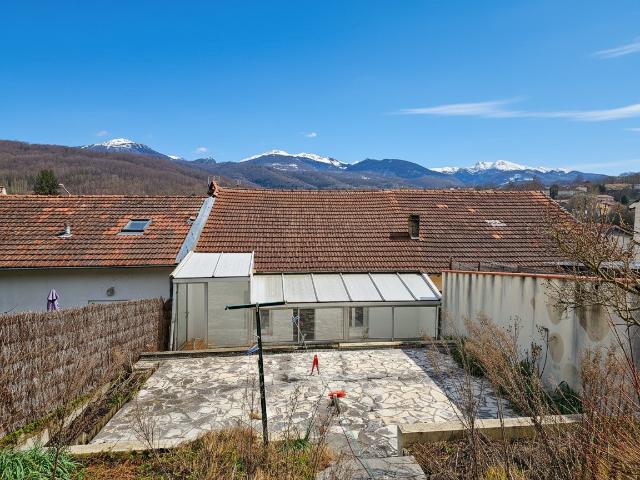 Maison de ville avec jardin et garage