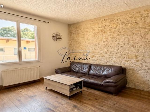 Maison de ville avec jardin et fort potentiel – Mouleydier 24520