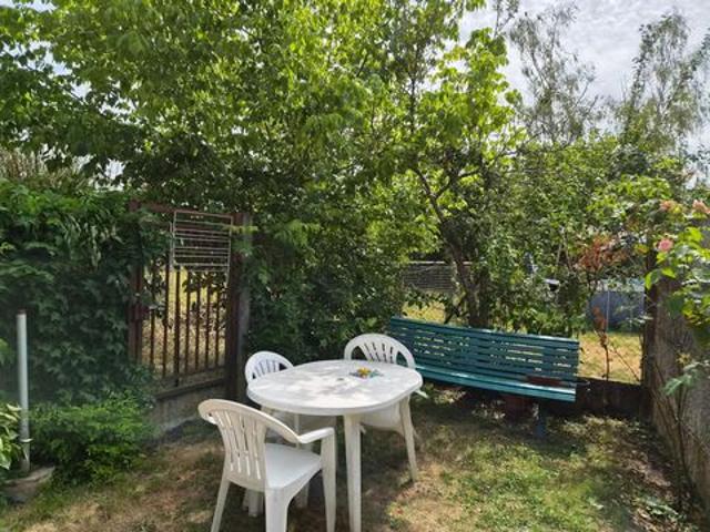MAISON DE VILLE AVEC JARDINET