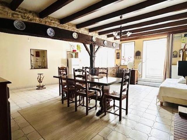 Maison de ville avec patio et terrasse, bourg Verteuil Sur Charente 5MIN de RUFFEC
