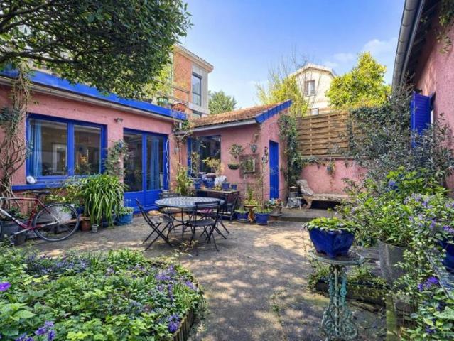 Maison de ville avec patio méditerranéen