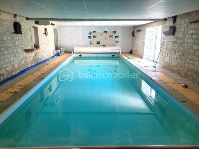 Maison de ville avec piscine intérieure