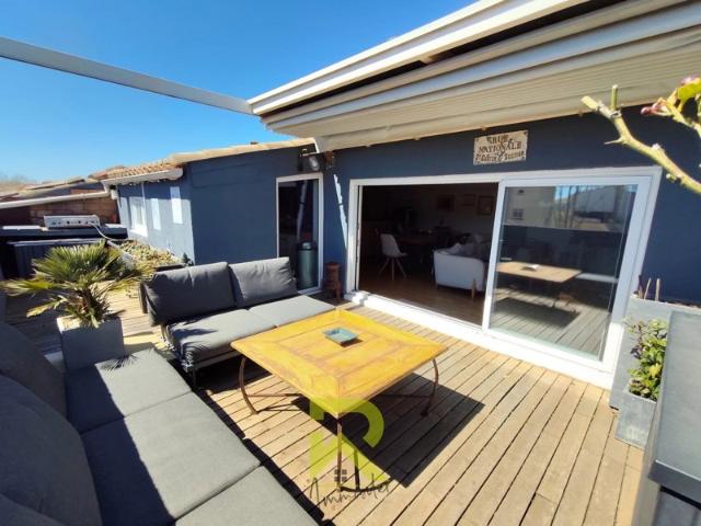 MAISON DE VILLE, GARAGE, TERRASSES
