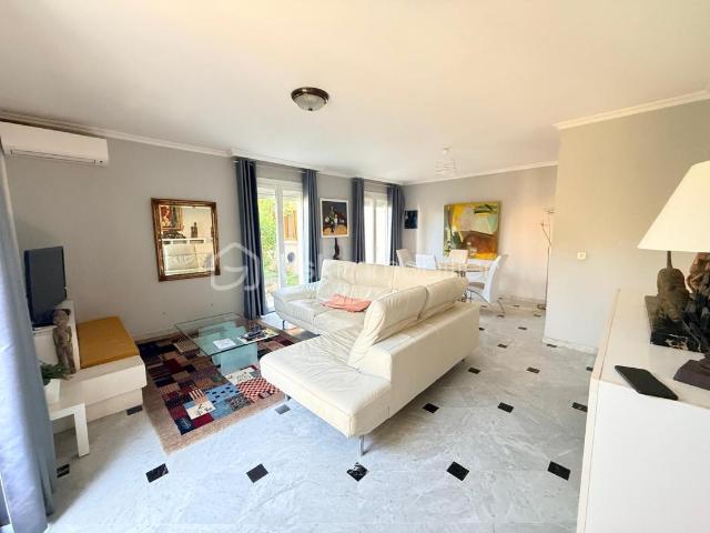 Maison de ville d’environ 178 m² sur une parcelle de 400 m² – Balaruc les Bains