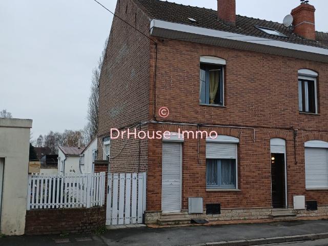 MAISON DE VILLE AVEC DÉPENDANCE ET DEUX GARAGES