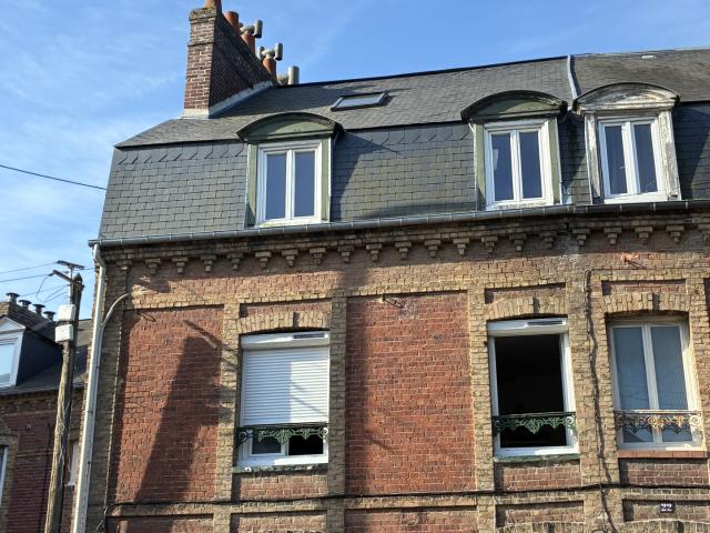 MAISON DE VILLE DE 104 m2 AVEC FORT POTENTIEL D'AMENAGEMENT