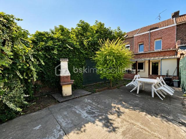 Maison de ville de 110 m² à Denain – 3 chambres, terrasse, jardin et cave