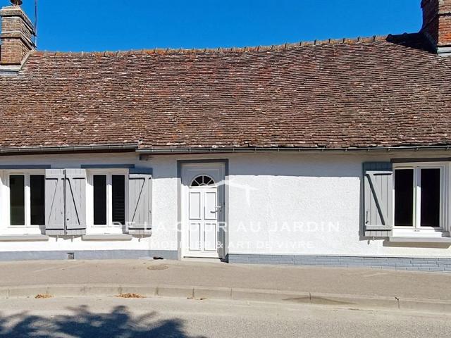 Maison de ville de 1780 avec véranda, garage et jardin paysa. 81m² Buis sur Damville