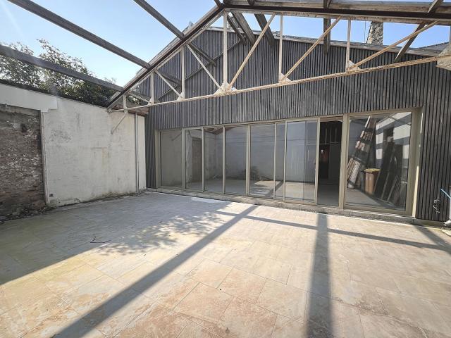 Maison de ville de 190 m2 avec garage et patio