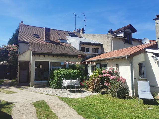 Maison de ville intimité rare 133m2 Grand terrain clos