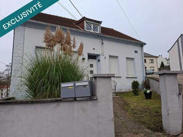 Maison de ville de deux appartements!