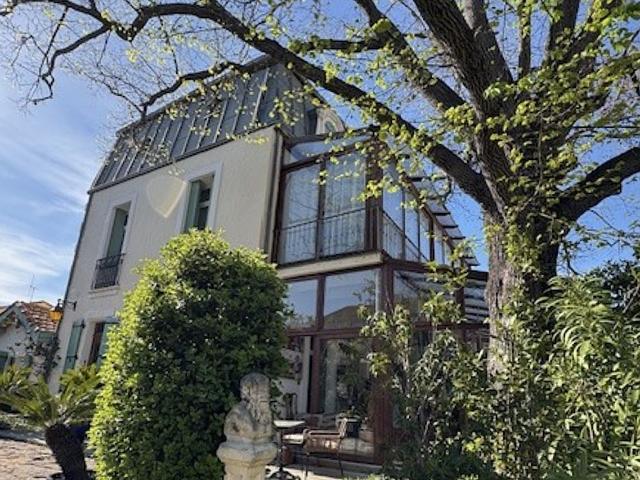 Maison de ville de la fin du XIXe siècle avec chambres d'hôt. 190m² Villeneuve lès Béziers