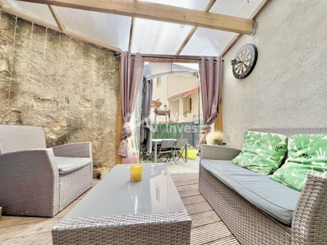 Maison de ville de type 4 avec terrasse et garage pour citadine