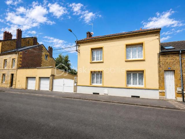 MAISON DE VILLE + DÉPENDANCE + 2 GARAGES – CHARLEVILLE MÉZIÈRES