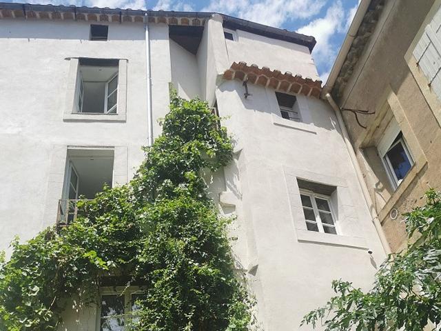 Maison de Ville Divisée en 2 Appartements avec 2 Extérieurs 182m² Villeneuve lès Béziers