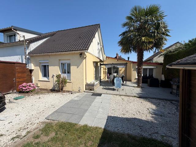 Maison de ville entièrement MEUBLEE sur Saint Aubin Lès Elbeuf
