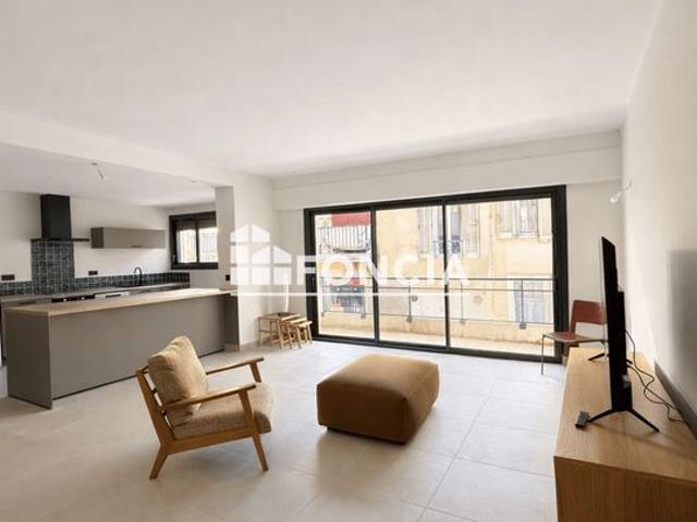 Maison de ville entièrement rénovée – style contemporain