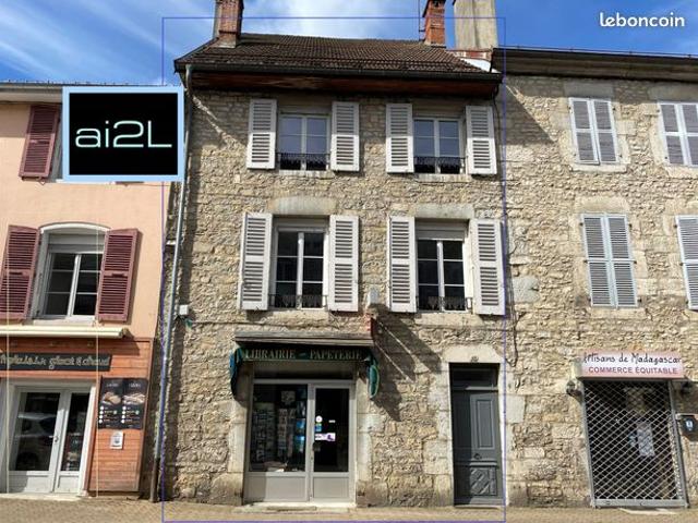 Maison de ville en centre bourg