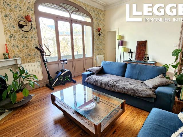 Maison de ville en pierre de caractère – 178 m² – 2 niveaux