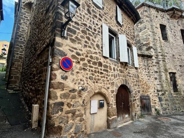 Maison de ville en pierres 68 m2 Quartier historique d’Annonay