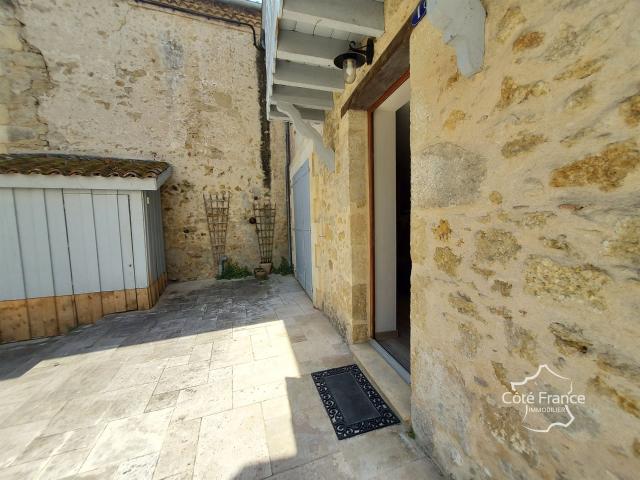 Maison de ville en pierres Charme, cachet et cour privée 86m² Langon