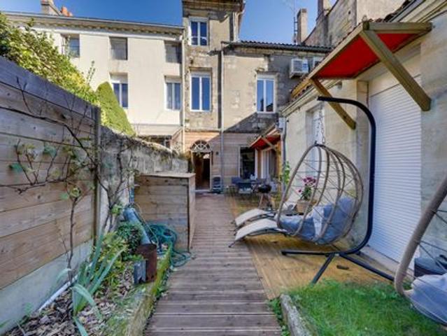 Maison de ville exploitée en meublé de tourisme