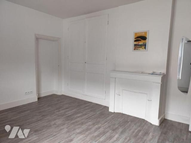 MAISON DE VILLE F3 Type DUPLEX à MONTARGIS 87 m2 proche toutes commodités