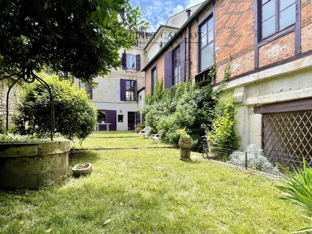 MAISON DE VILLE hyper centre COGNAC réf.60987 320m² Cognac