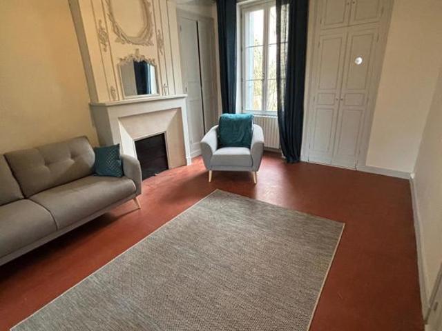 Maison de ville, idéalement situé, a 2h30 de Paris