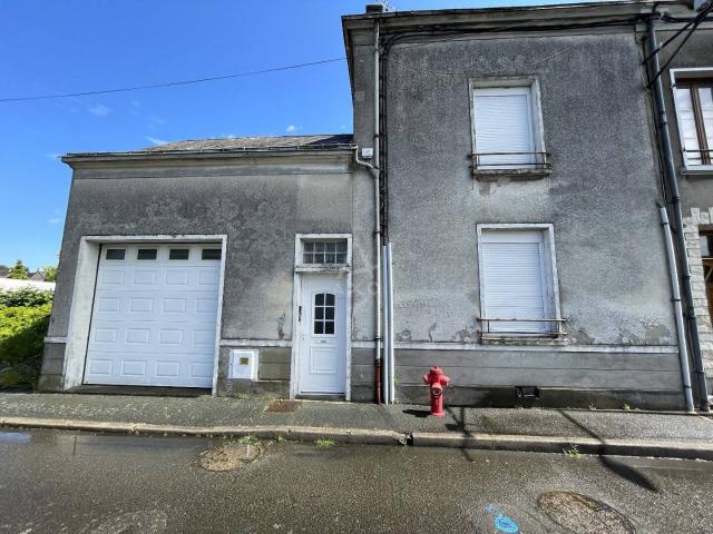 MAISON DE VILLE/ JARDIN/ GARAGE