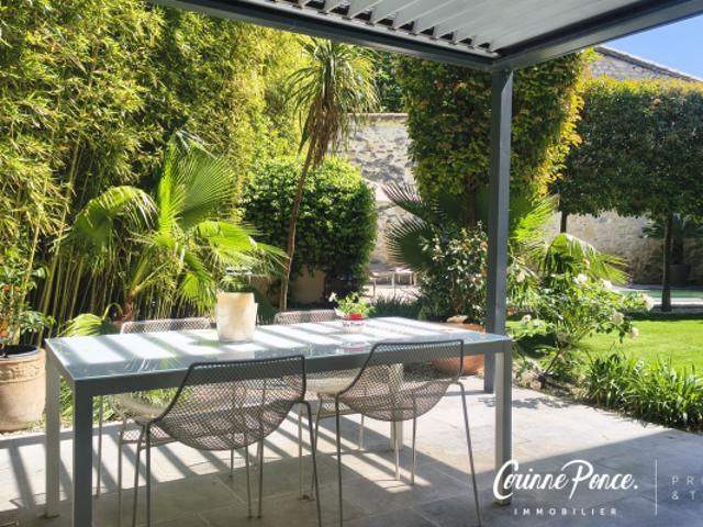 Maison de ville jardin Piscine Centre ville Corinne ponce Im