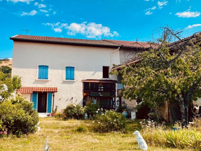 Maison de ville La Cote Saint André avec dépendance sur terrain 529m2