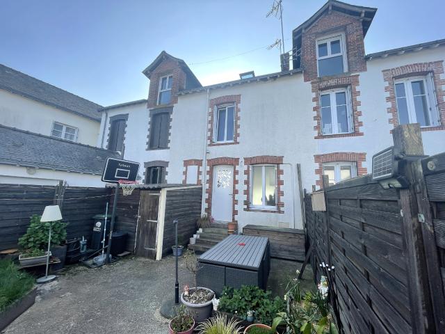 Maison de ville Mouzeil bourg