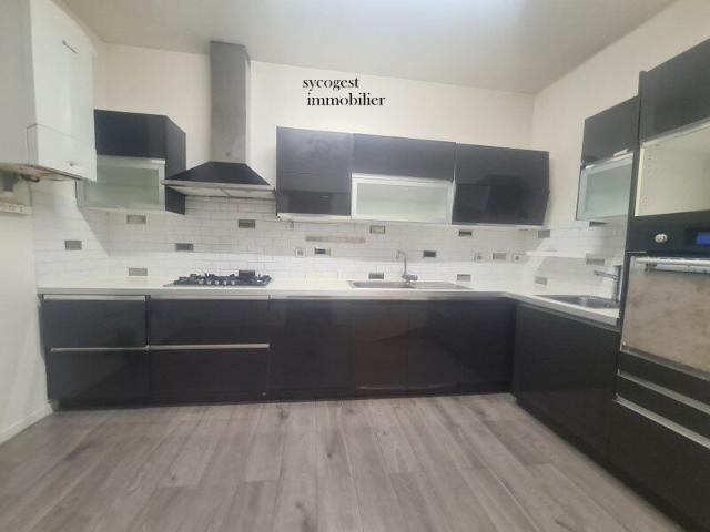 Maison de ville Noisy Le Sec 5 pièces de 90 m2 édifié de 1