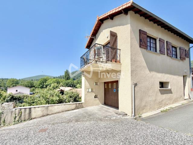 Maison de ville non mitoyenne avec garage